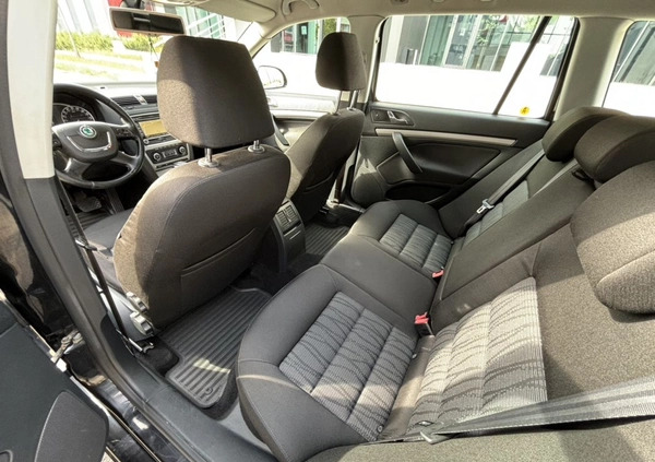 Skoda Octavia cena 27000 przebieg: 272000, rok produkcji 2012 z Wrocław małe 79